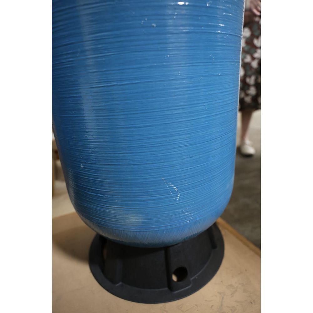 Romate Tank 20gal Composite with Bladder 16" x 32" Inlet/Outlet 1" Male NPT OPEN BOX